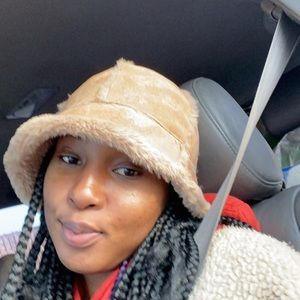 Meet your Posher, Gaethiana